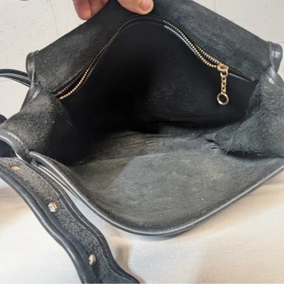 Vintage Coach Stewardess 9525 Black Glovetanned Leather Crossbody 90s Minimalist - Picture 16 of 16